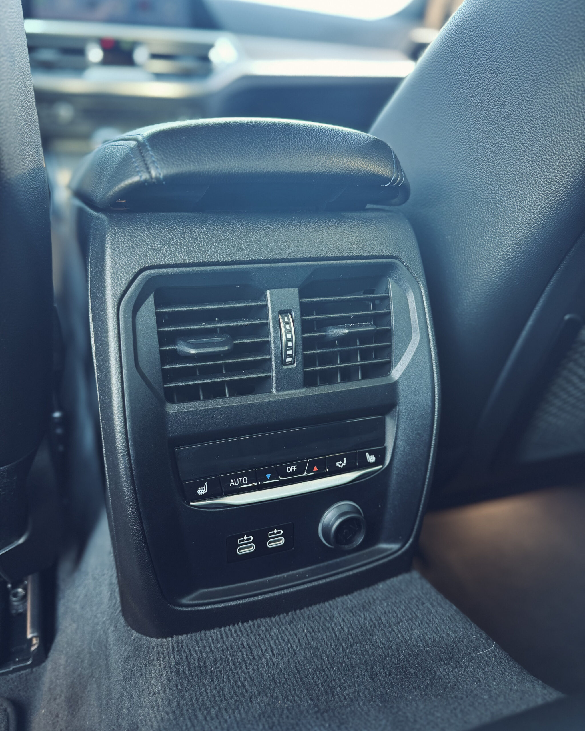 
								BMW 330i Pack M Performance completo									