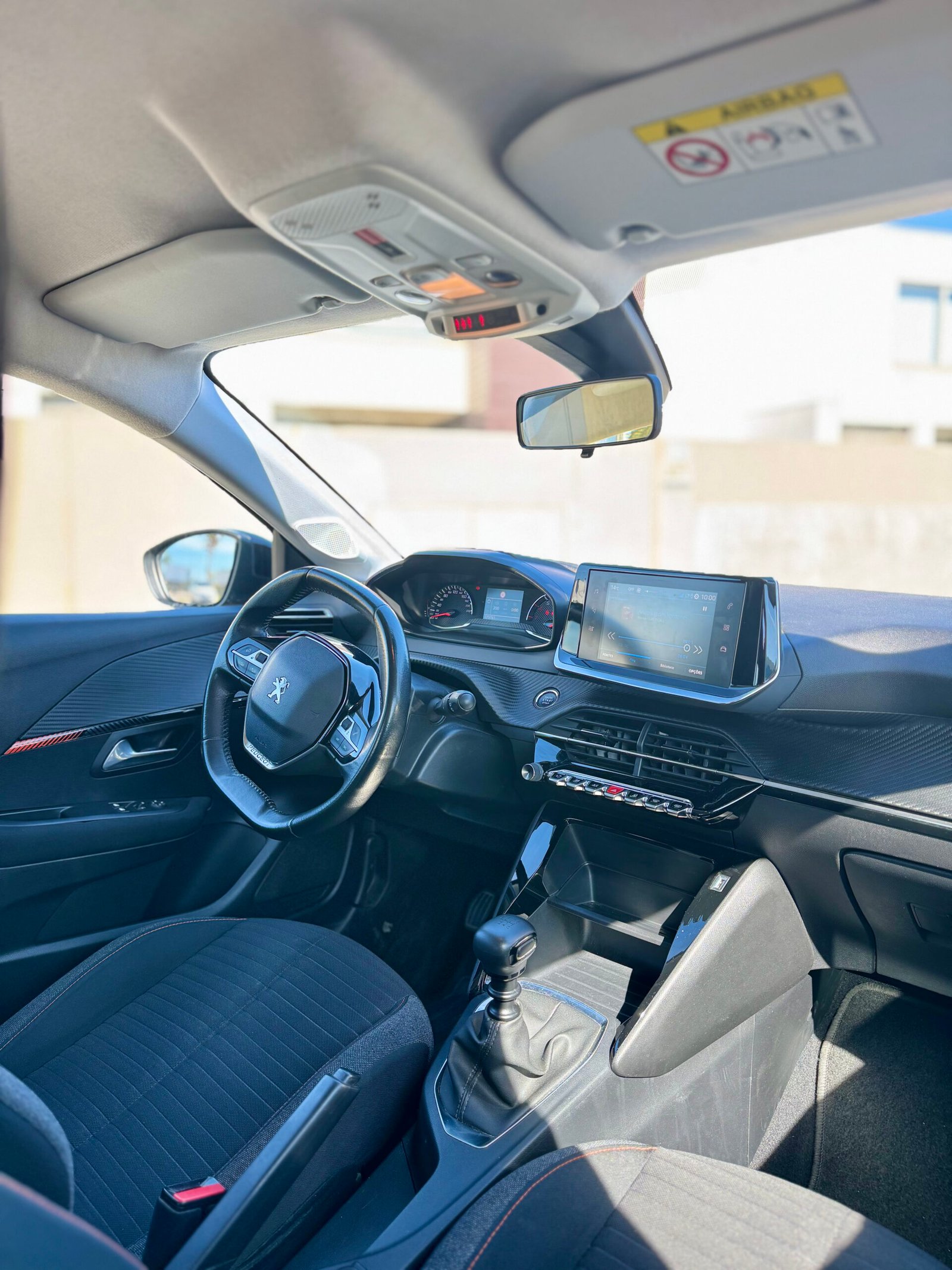 
								Peugeot 208 Active Pack completo									
