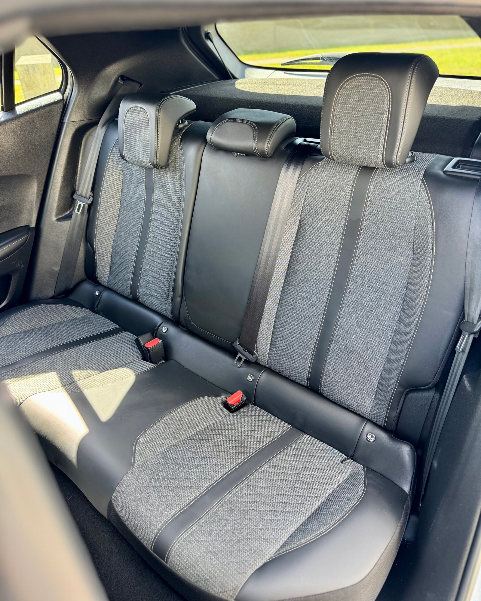 
								Peugeot 2008 Allure completo									