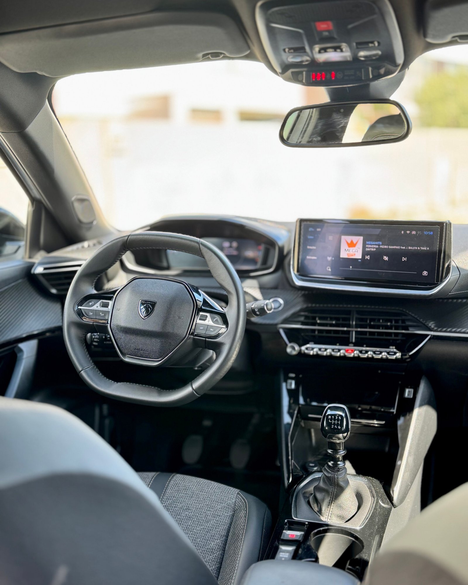 
								Peugeot 2008 Allure completo									