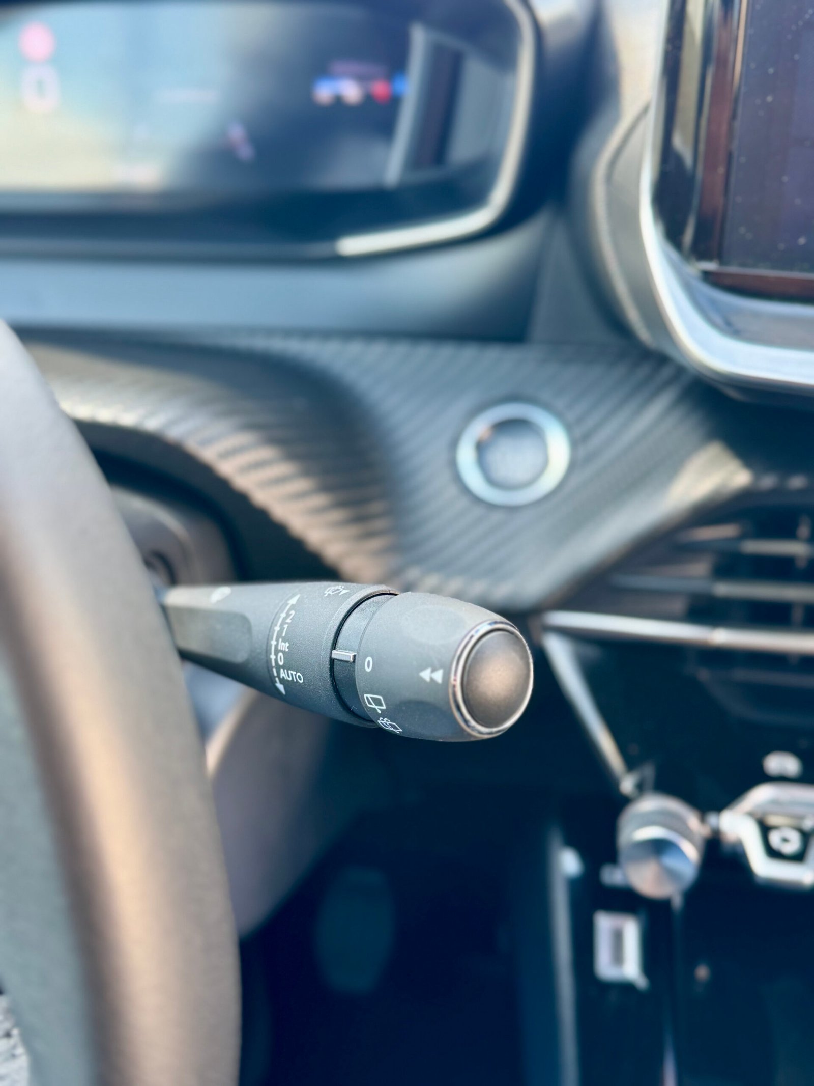 
								Peugeot 2008 Allure completo									