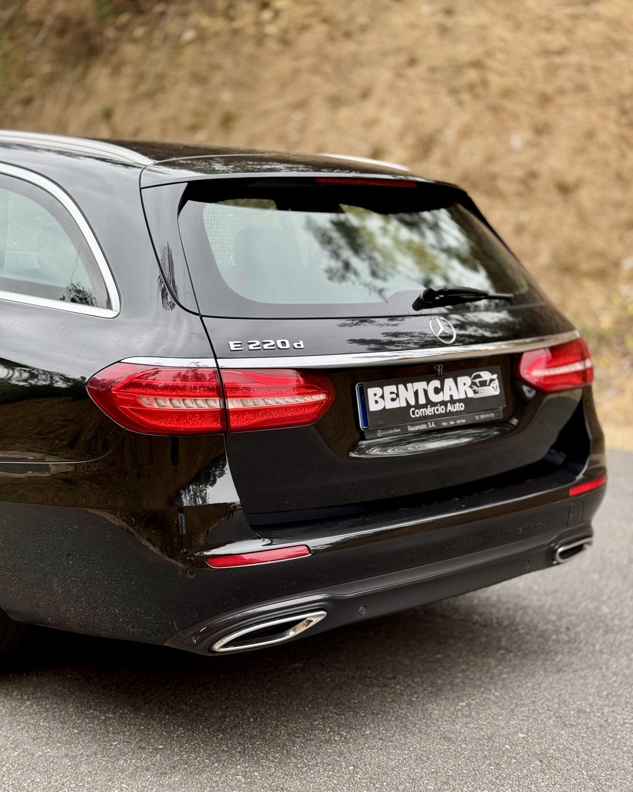 
								Mercedes-Benz E220d – Night Edition completo									