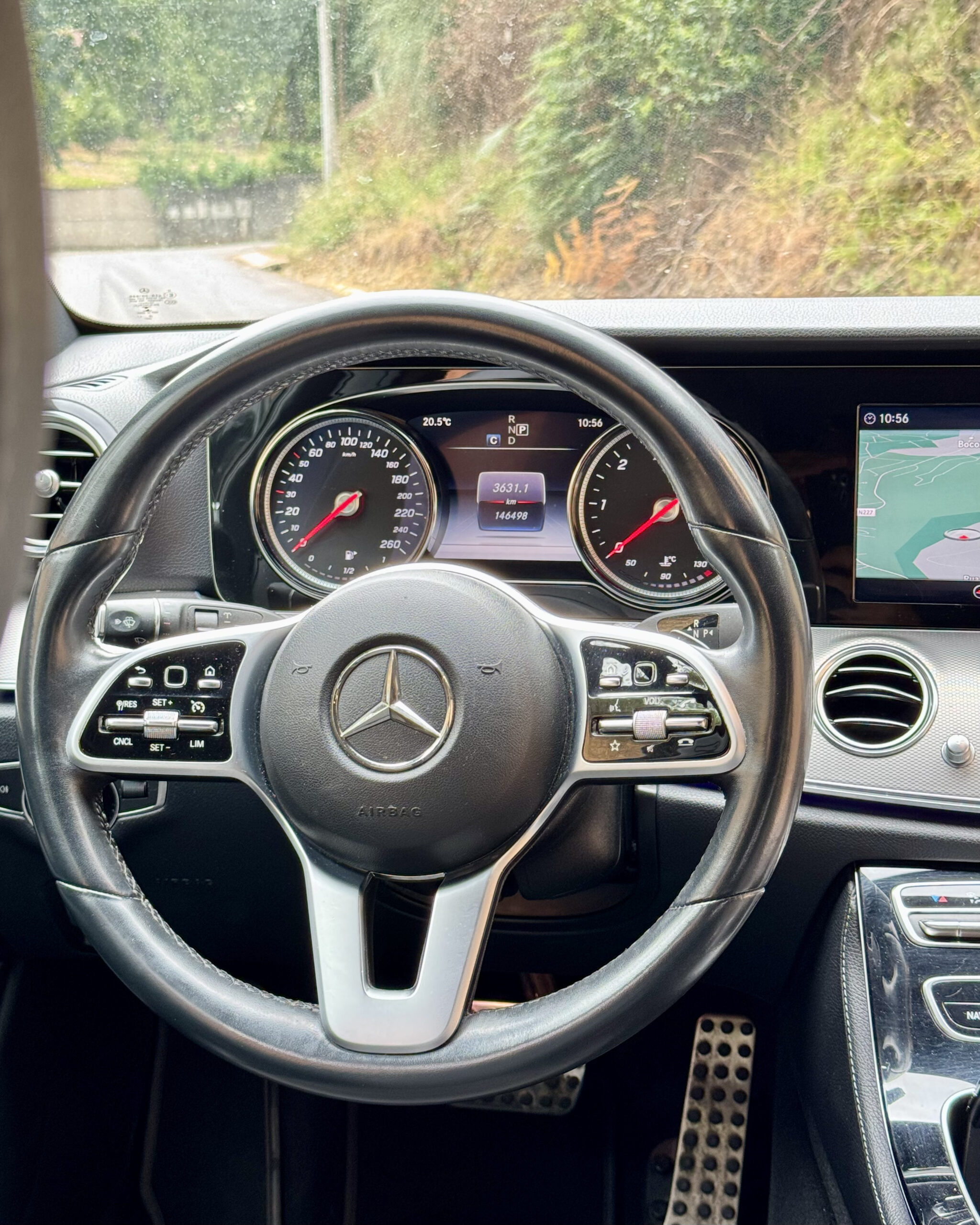 
								Mercedes-Benz E220d – Night Edition completo									